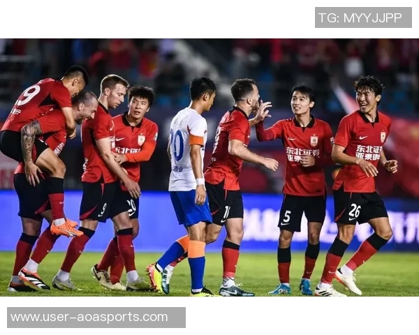 最后时刻U22国足角球争议鲍世蒙拔角旗杆遭黄牌处罚后幽默插回