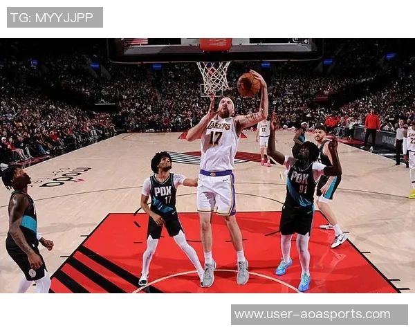 湖人双向合同球员蒂米G联盟崭露头角砍下27分8板7助展现古典内线风采